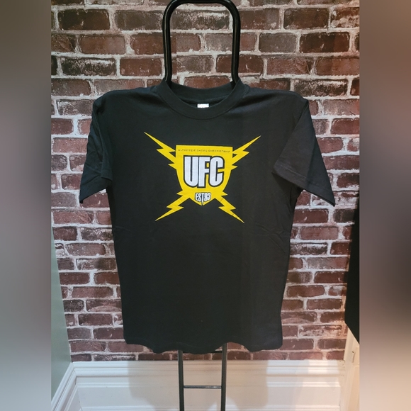 Vintage UFC Tshirt - Picture 1 of 2